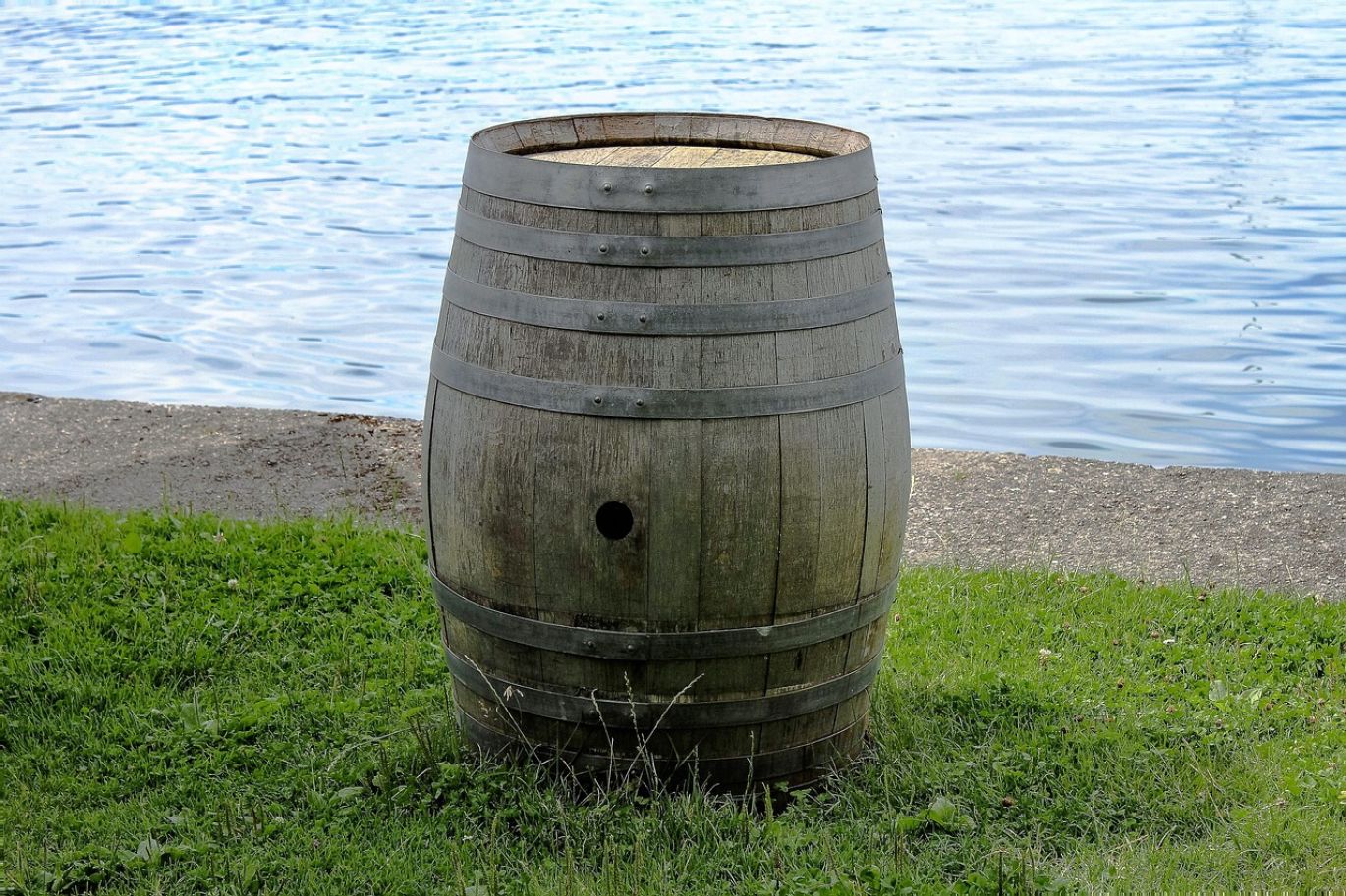 Barrel Table Rental