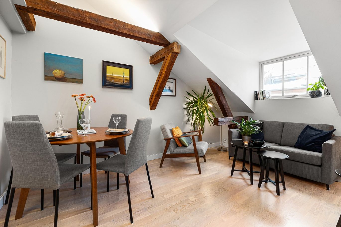 Party Rental Throne Chairs