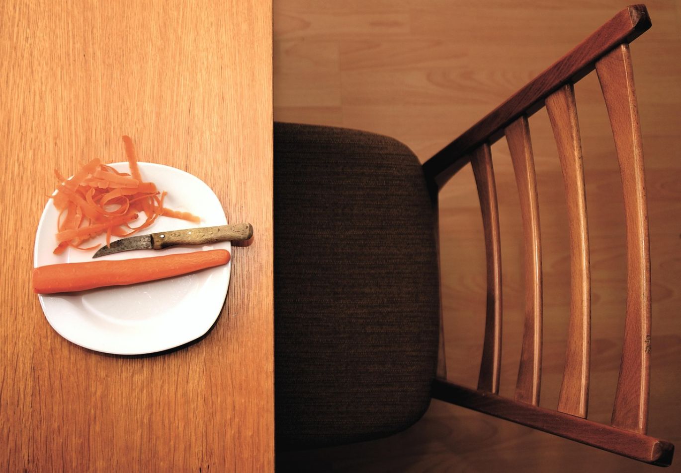 Rent Dining Table And Chairs