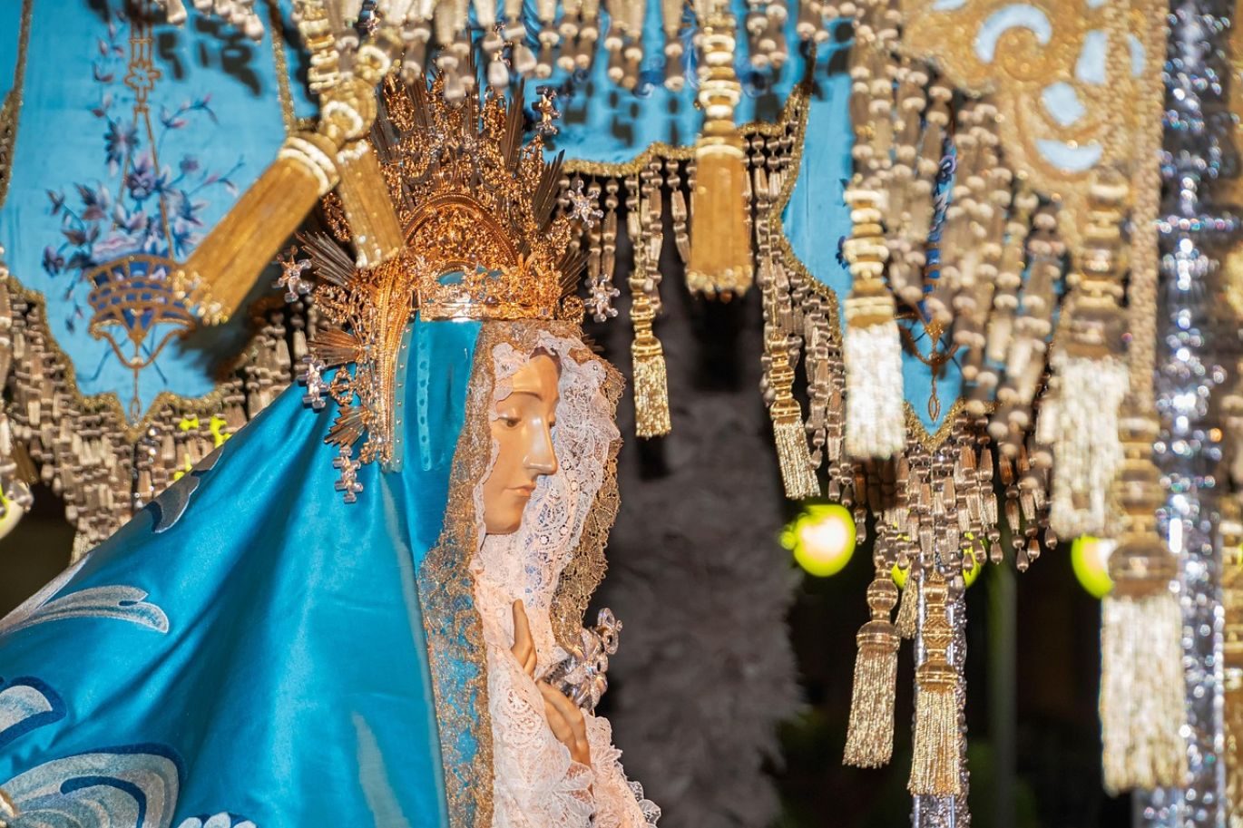 Rental Of Throne Chairs